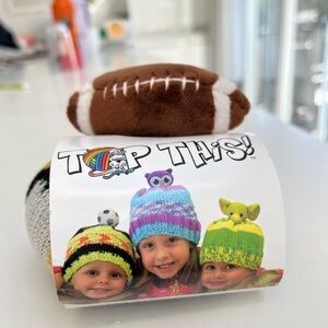 DMC top this knitting hat kit